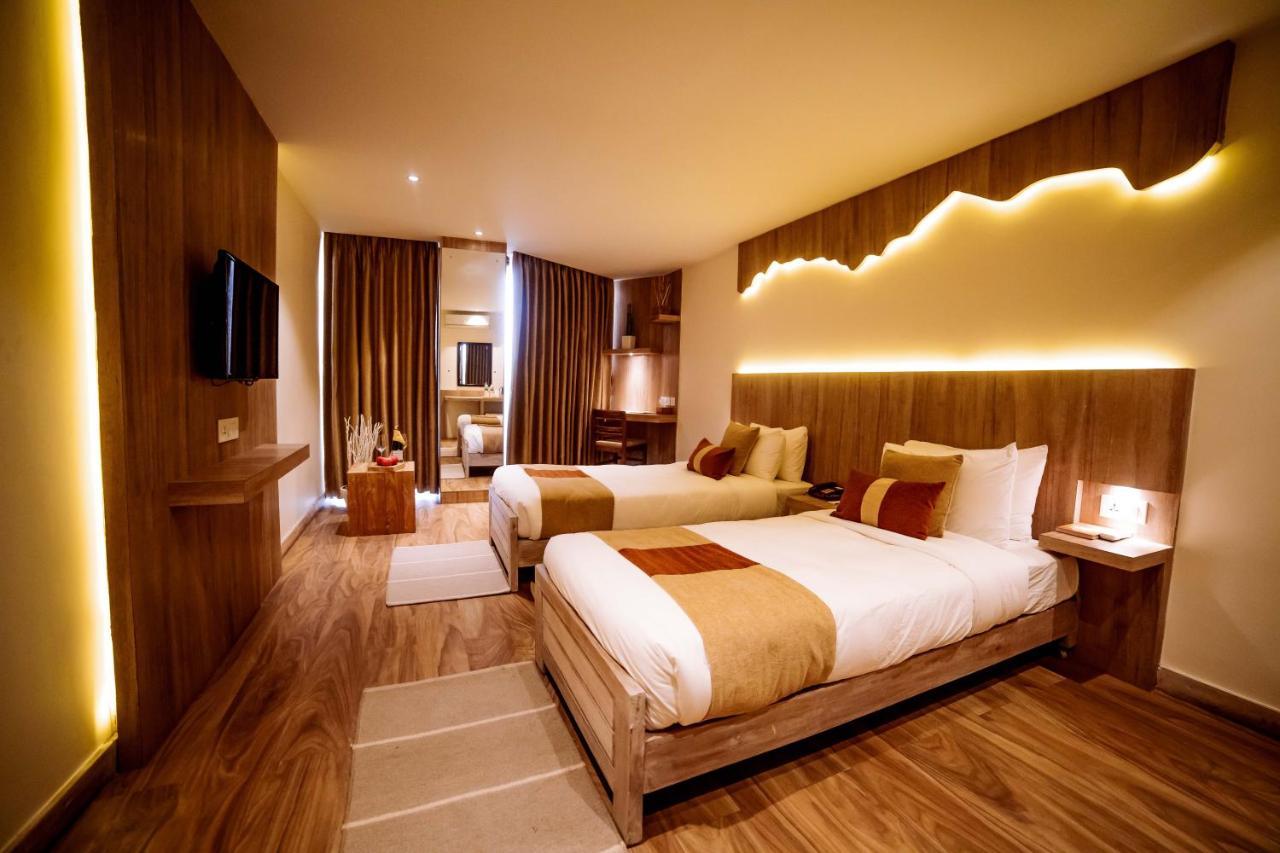 Отель Aabas Pokhara By Barahi Hospitality Экстерьер фото