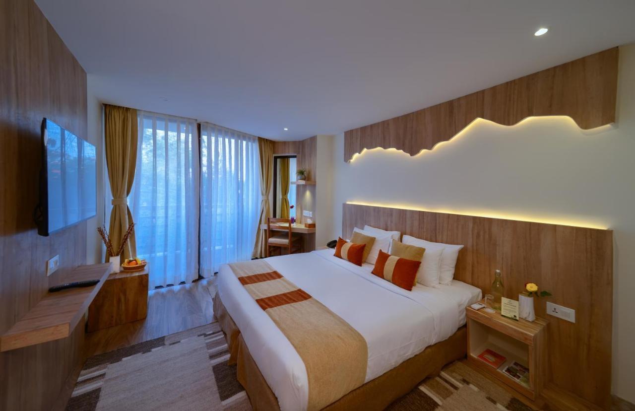 Отель Aabas Pokhara By Barahi Hospitality Экстерьер фото