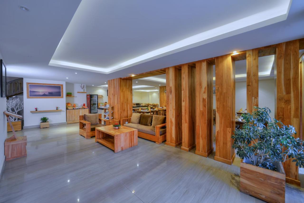 Отель Aabas Pokhara By Barahi Hospitality Экстерьер фото